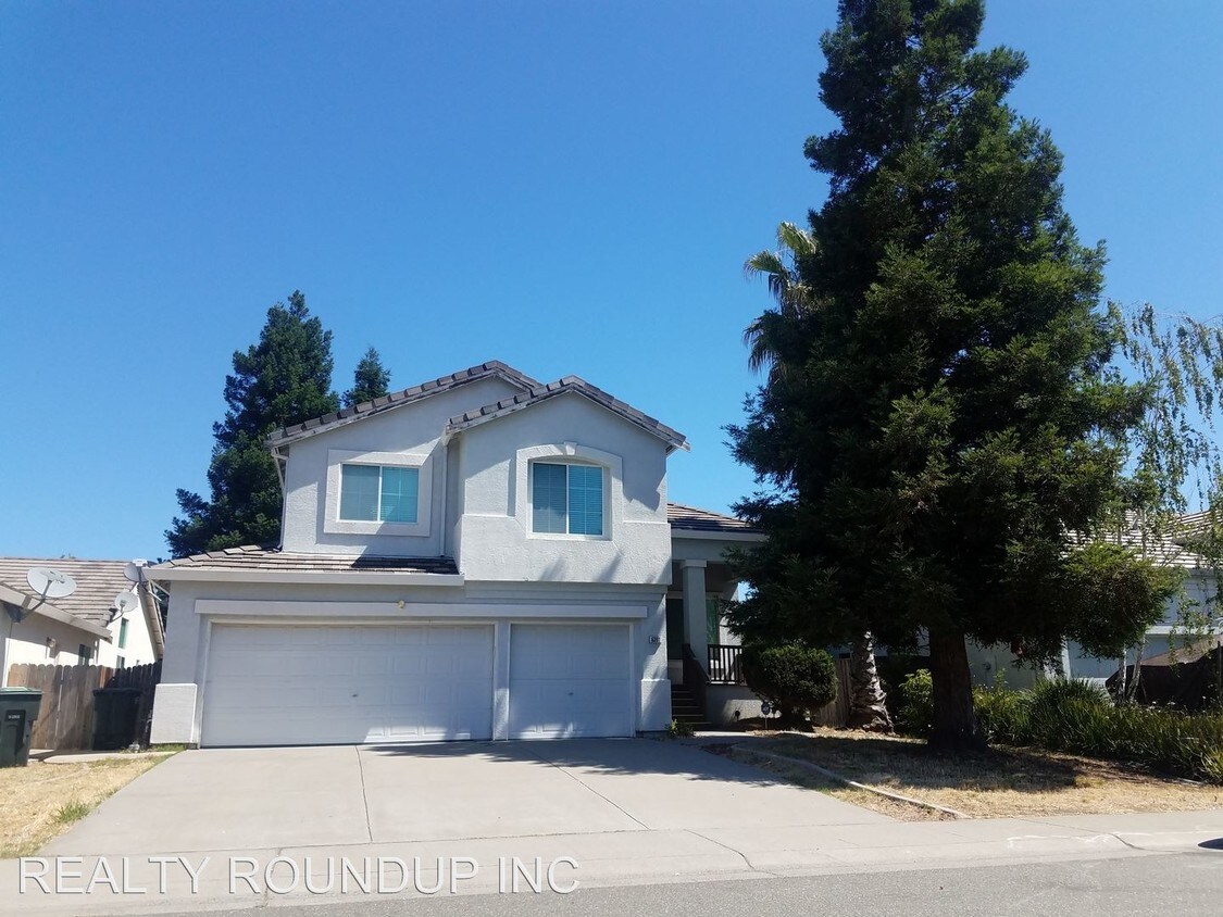 Primary Photo - 4 br, 2.5 bath House - 6391 Fieldale Dr