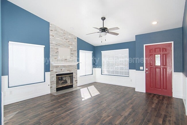 Building Photo - 903 Connecticut St