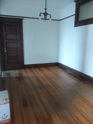 Foto del edificio - 215 E 18th St