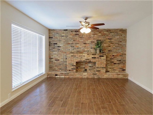 Foto del edificio - 2101 Fountain View Dr