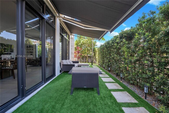 Foto del edificio - 8279 NW 43rd St