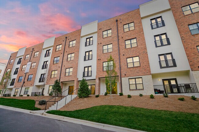 Foto del edificio - 2918 North at Winstead Commons