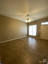 Building Photo - 816 Twin Oaks Dr