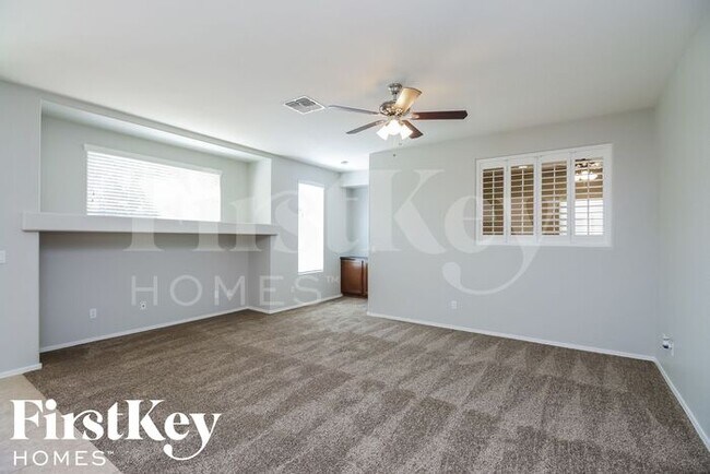 Foto del edificio - 797 W Vineyard Plains Dr