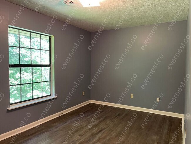 Foto del edificio - 8881 Millard Lee Ln