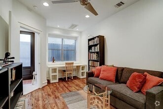 Building Photo - 1706 Southmore Blvd