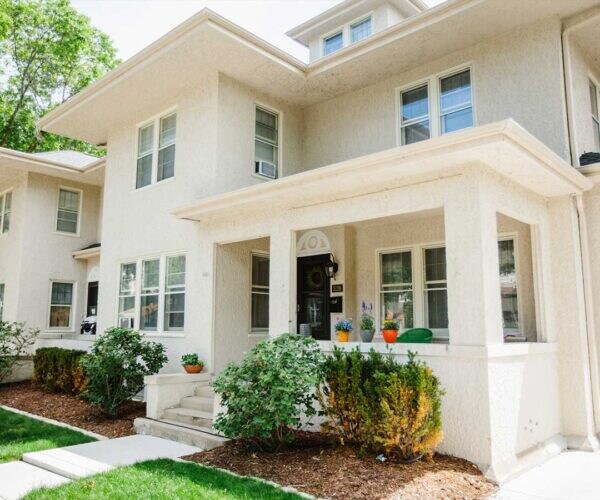 Foto del edificio - 3128 N Shepard Ave