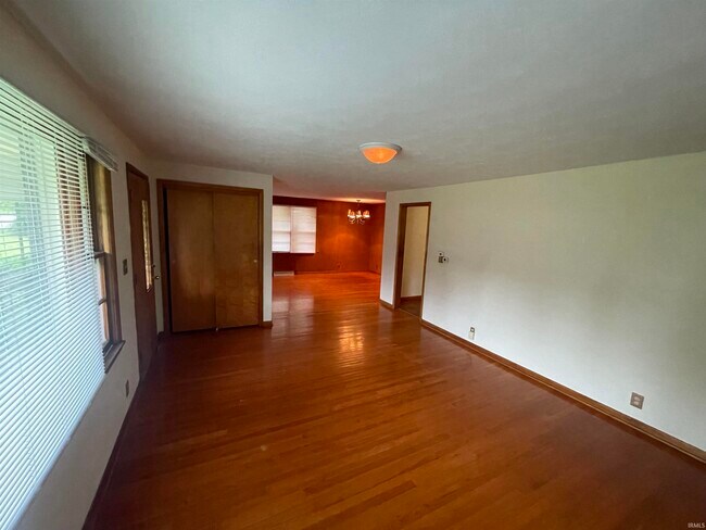 Foto del edificio - 2513 E 8th St