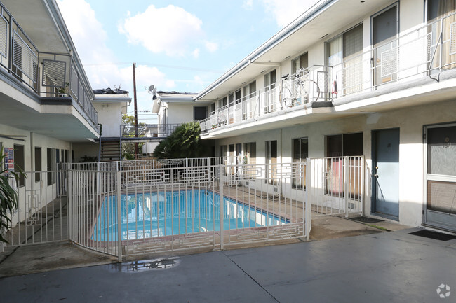 Pool - The Mentone Apartments