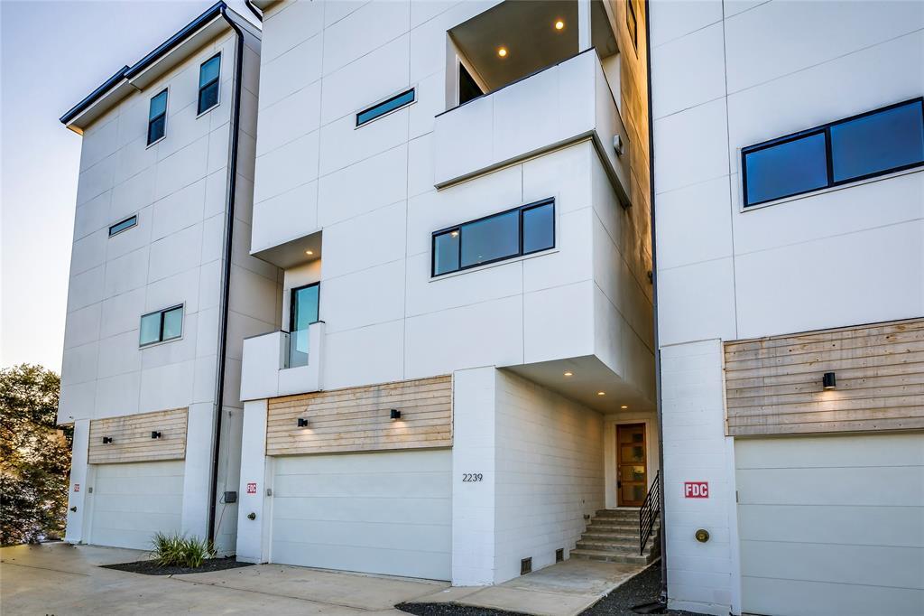 Foto principal - 2237 N MacGregor Way