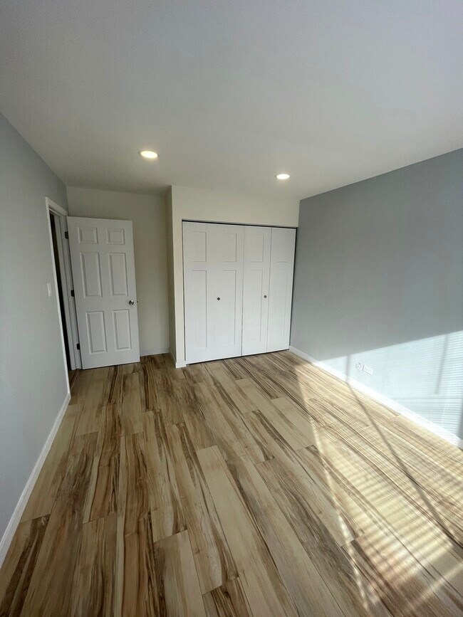 Building Photo - 463 Kennedy Pl