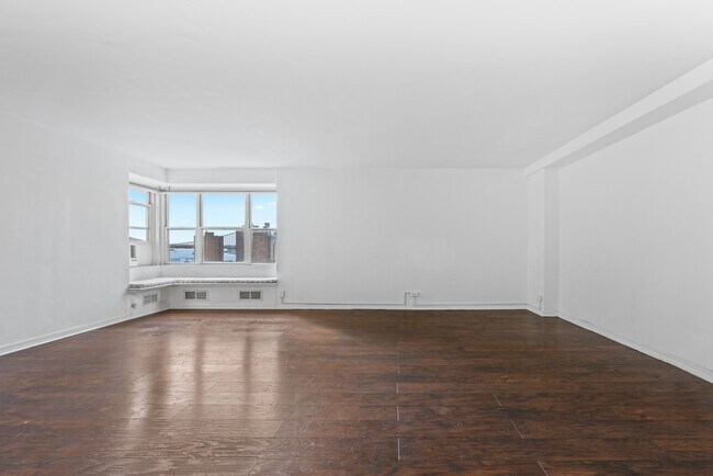 Foto del edificio - 575 Grand St