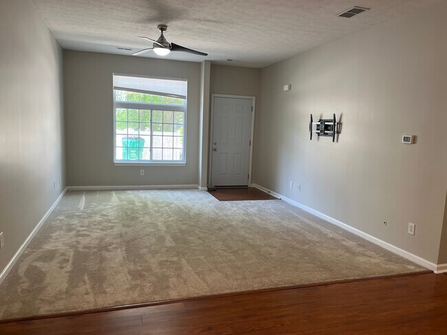 Foto del edificio - 9355 Villa Creek Dr