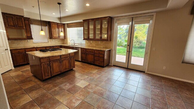 Foto del edificio - Gorgeous home on the Golf Course in a gated community.