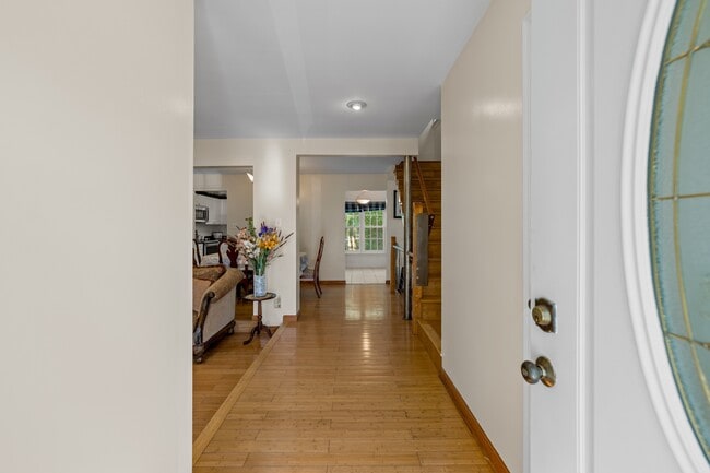 Building Photo - 2829 Grovemore Ln