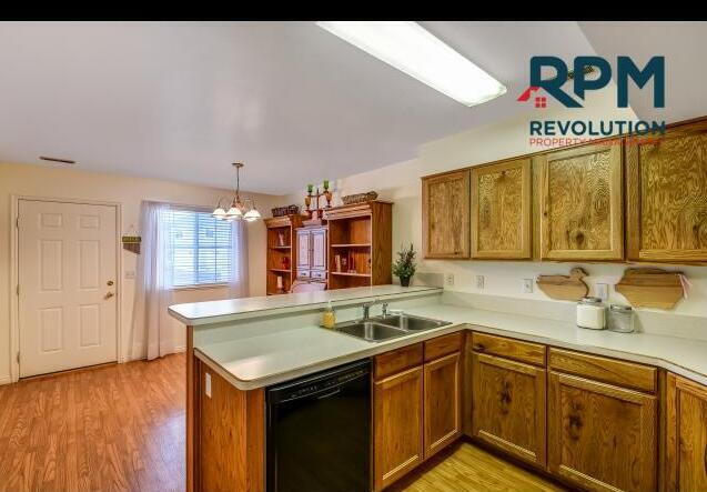 Building Photo - "Charming 2-Bed Home with Modern Comforts ...