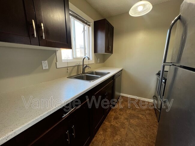 Building Photo - 2509 Delray Rd