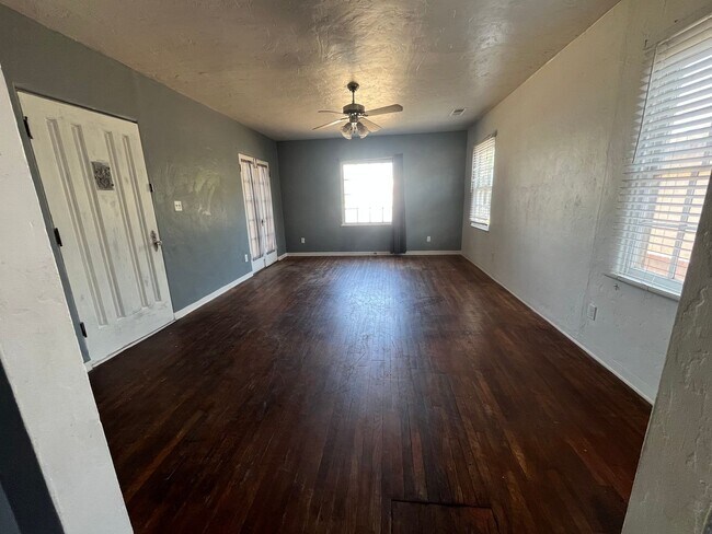 Building Photo - NewB RV T 809-809.5