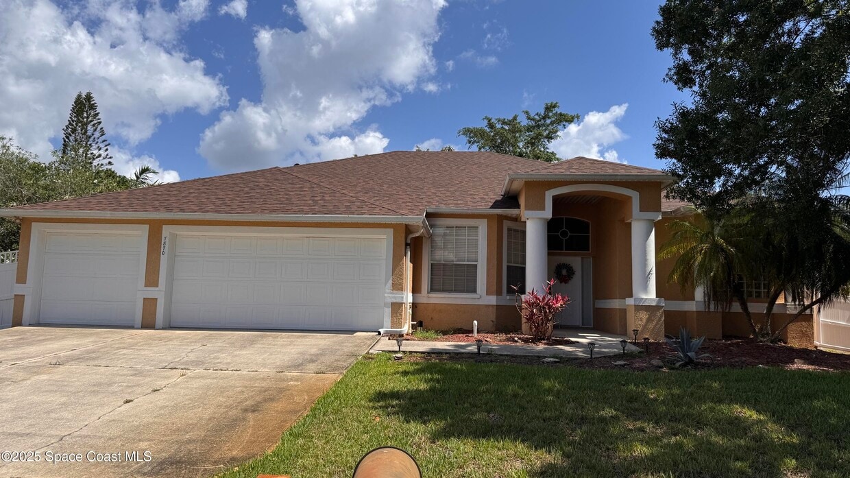 Primary Photo - 7870 Olive Grove Ave