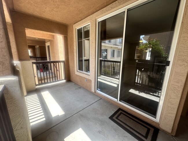 Building Photo - 926 Camino De La Reina