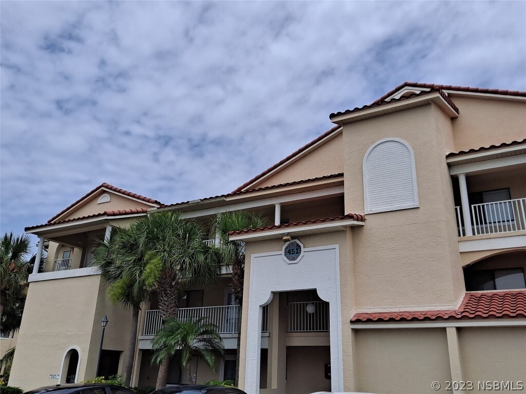 451 Bouchelle Dr Unit 301, New Smyrna Beach, FL 32169 Condo for Rent