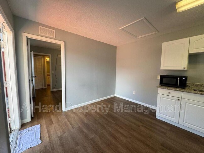 Building Photo - 535 Orchid Dr