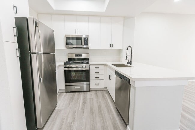 Interior Photo - 2820 Sawtelle Blvd