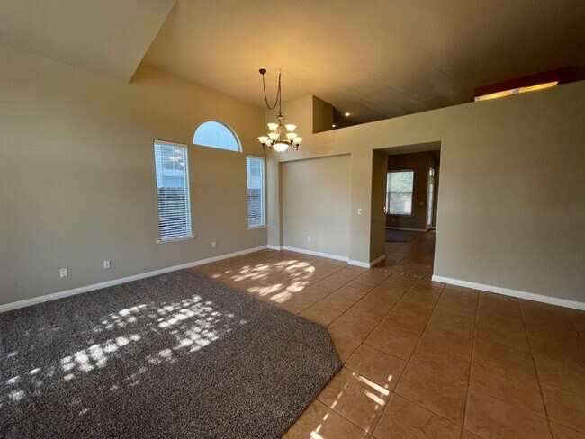 Foto del edificio - 8851 N Sierra Vista Ave