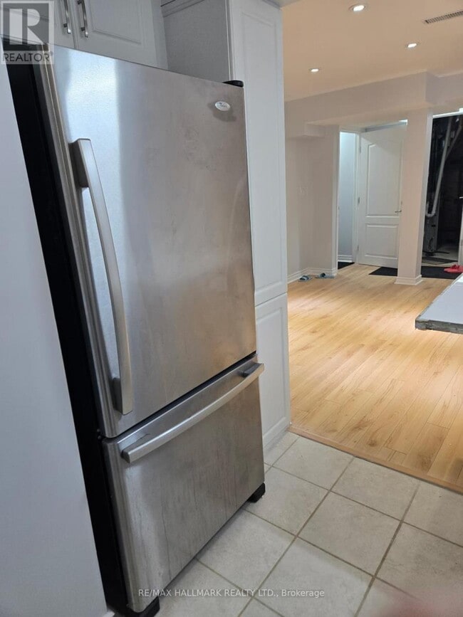 Building Photo - 2 Lady Loretta Ln