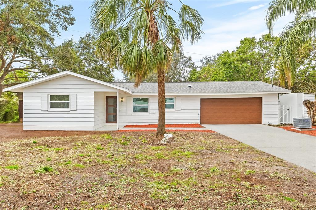 Foto principal - 2255 S Lagoon Cir