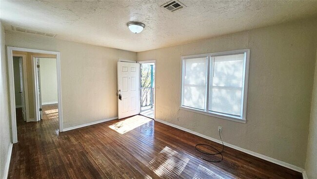 Foto del edificio - 913 NW 99th St