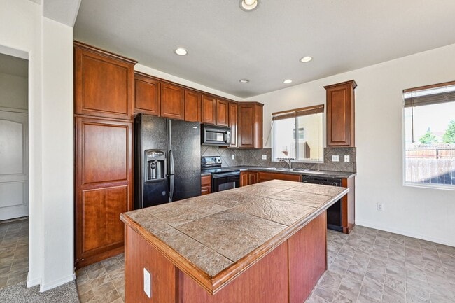 Building Photo - 7005 Wood Lily Dr