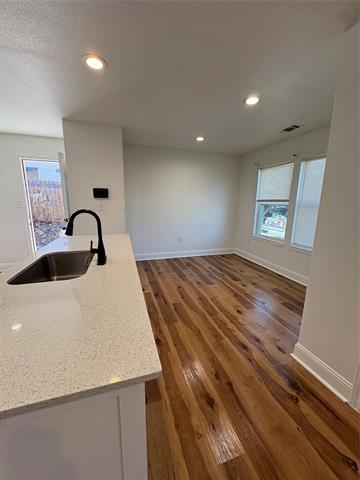 Foto del edificio - 932 Davis Ave