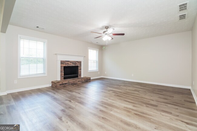 Building Photo - 1731 River Mill Trail NE