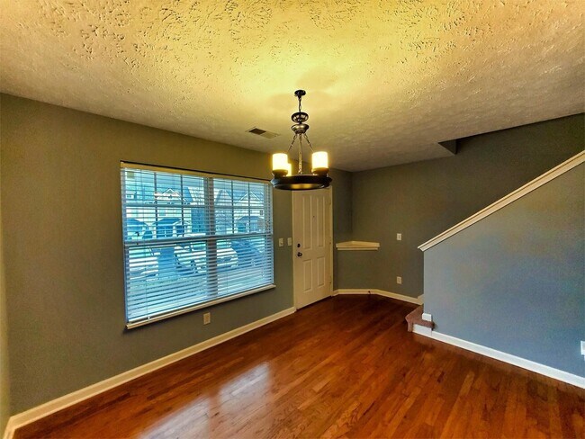 Building Photo - 112 Shadow Glen Dr