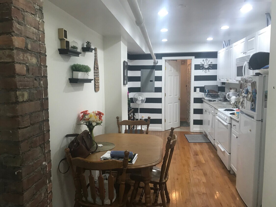 Primary Photo - 83 Brighton Ave