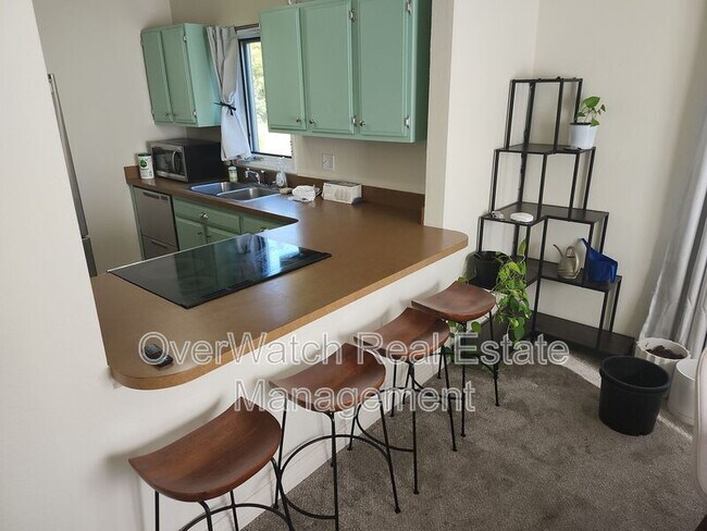 Foto del edificio - 2710 Forest Park Dr