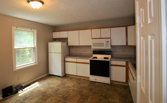 Building Photo - 1383 W Allen St
