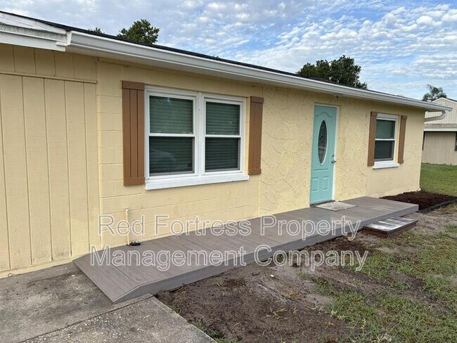 Foto del edificio - 26515 Angelica Rd