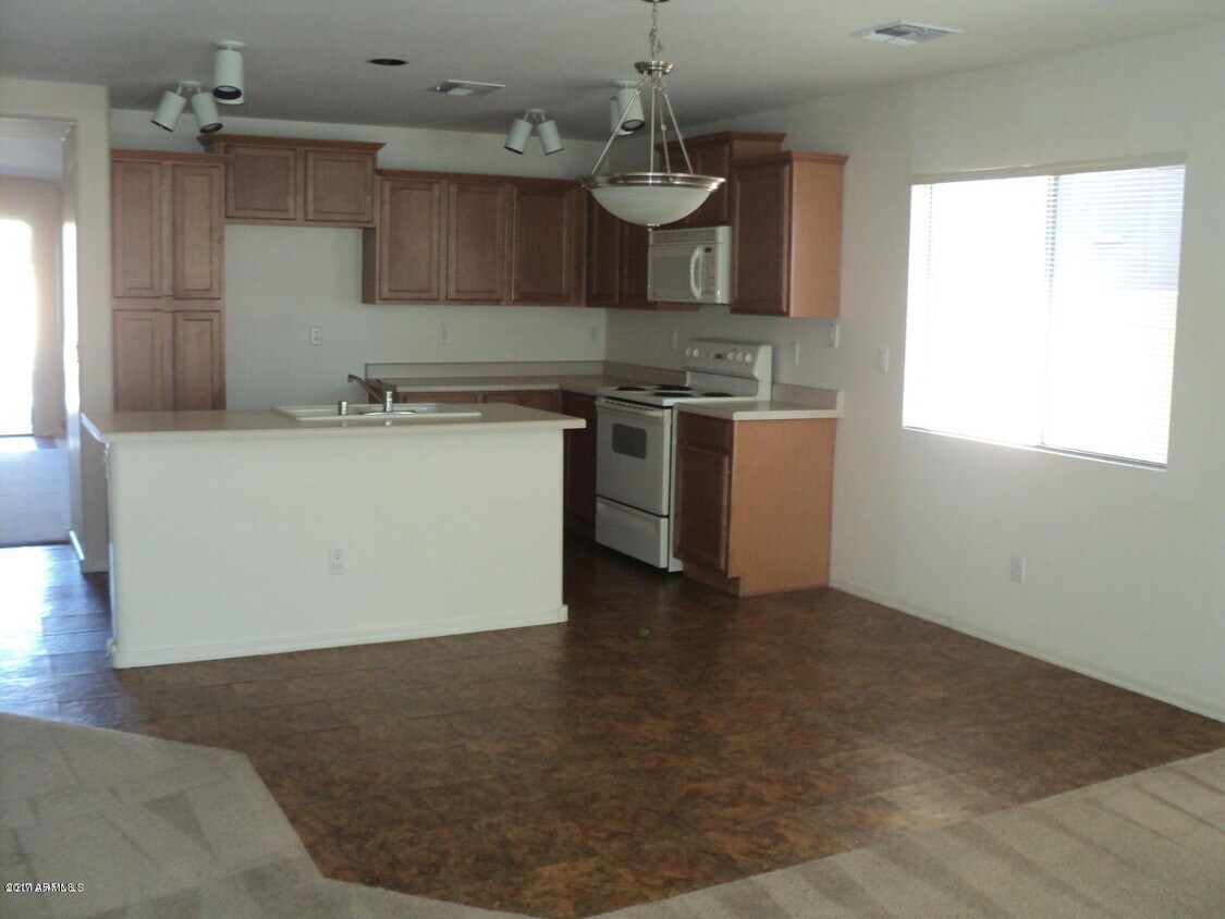 Building Photo - 11549 W Cheryl Dr