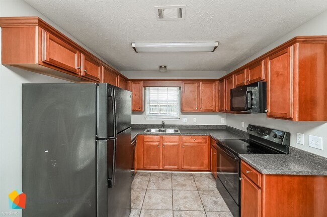 Building Photo - 3 br, 2.5 bath House - 182 Howard Woody Dr