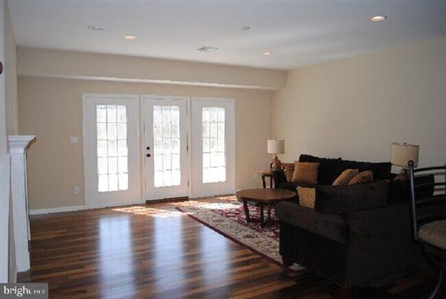 Foto del edificio - BEAUTIFUL TOWNHOUSE, GREAT LOCATION