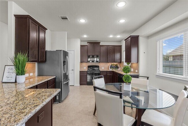 Foto del edificio - 24526 Forest Canopy Dr