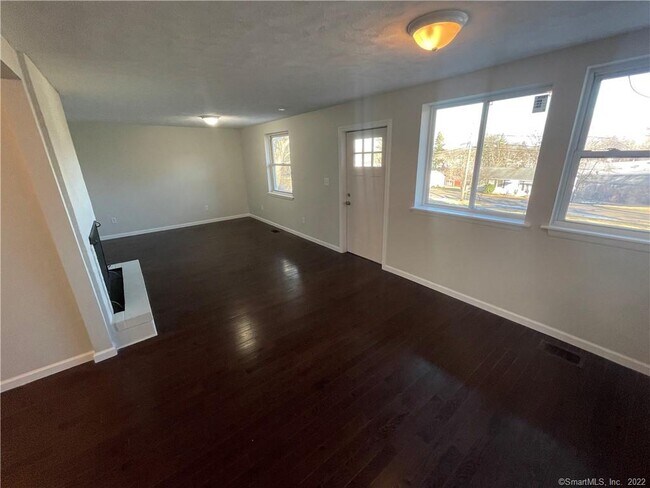 Building Photo - 33 Orchard Hill Rd
