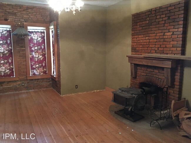 Building Photo - 2 br, 1 bath House - 541 N Bozeman Ave