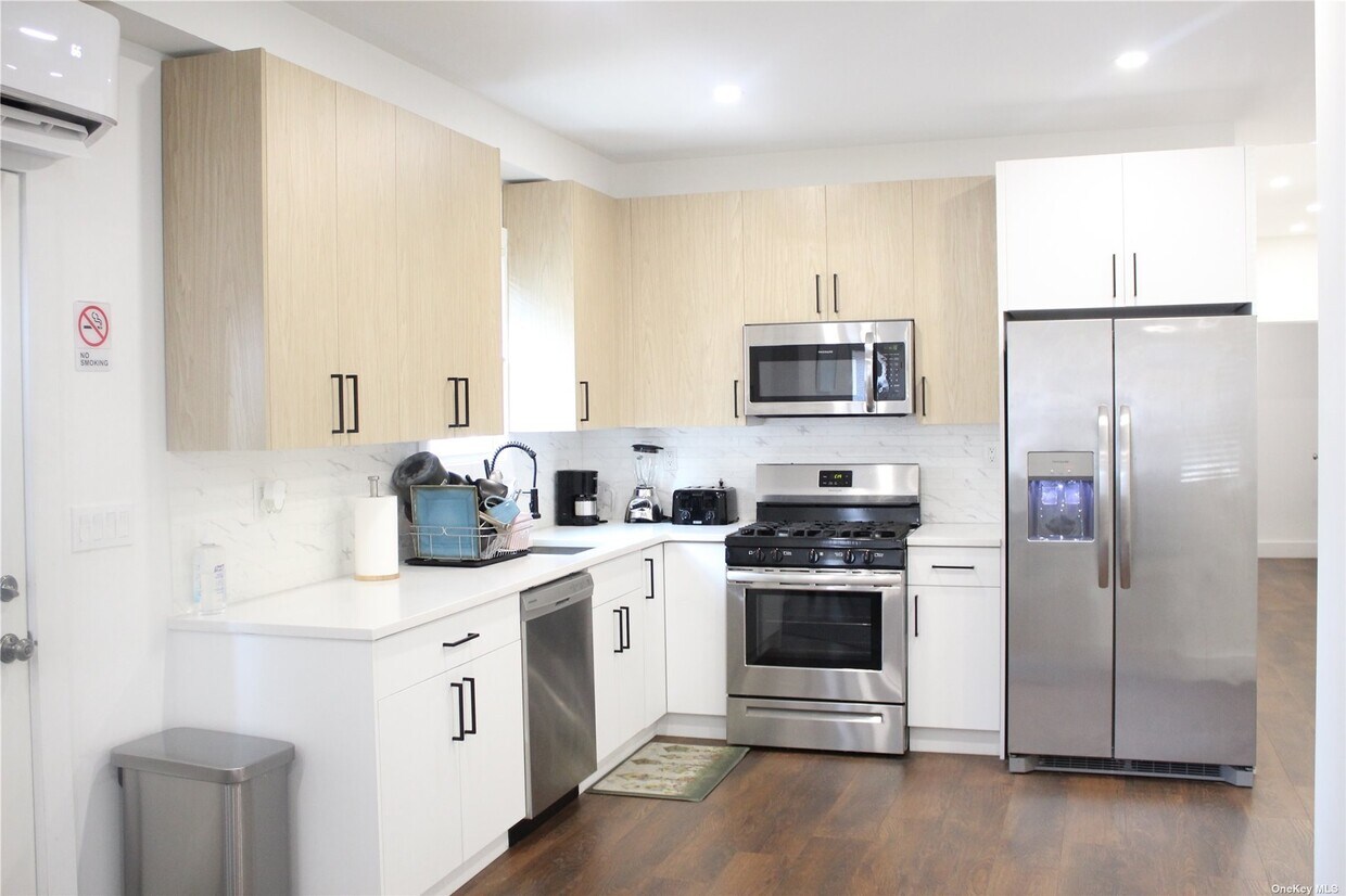Foto principal - 1592 E 45th St