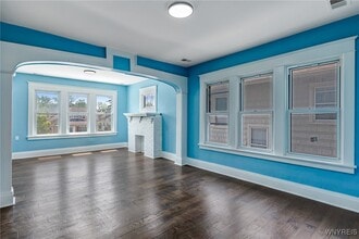 Building Photo - 266 Lasalle Ave