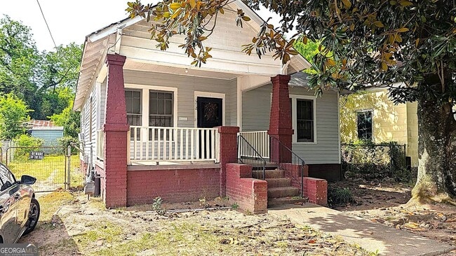 Building Photo - 672 Bowden St