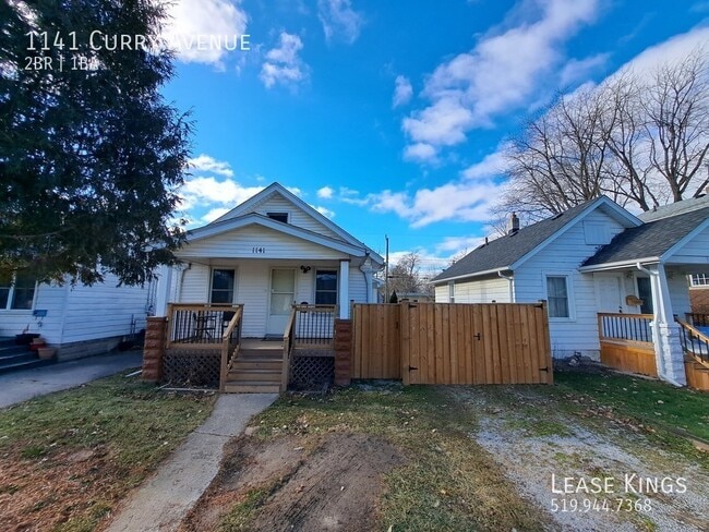 Building Photo - 2 Bed 1 Bath Single Family Home w Off Stre...