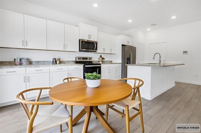 Foto del edificio - 846 SE 19th St